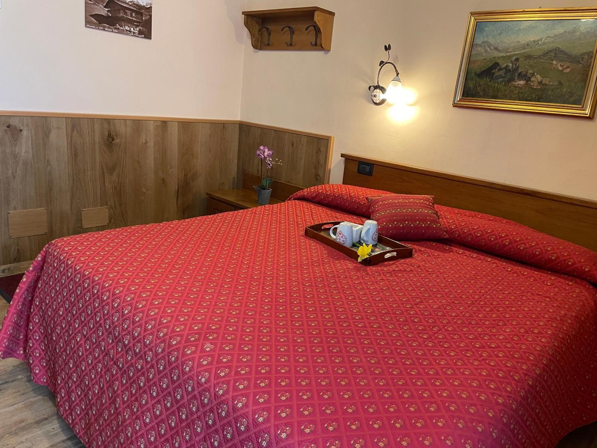 Hotel Le Petit Abri Champoluc Exterior photo