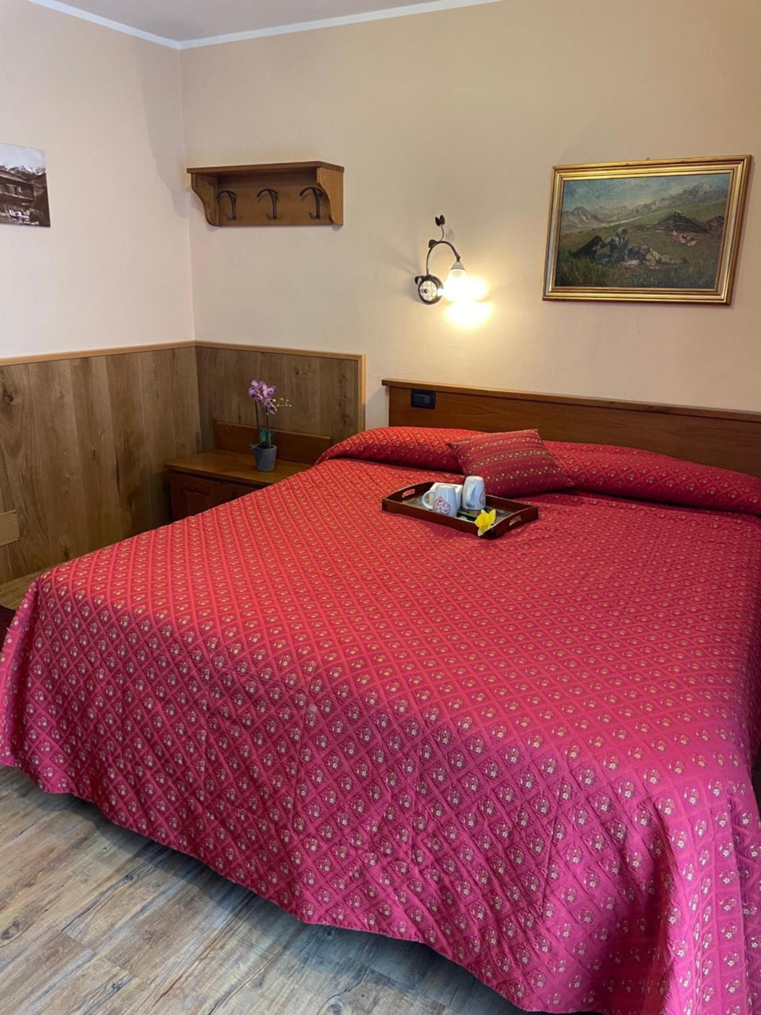Hotel Le Petit Abri Champoluc Exterior photo