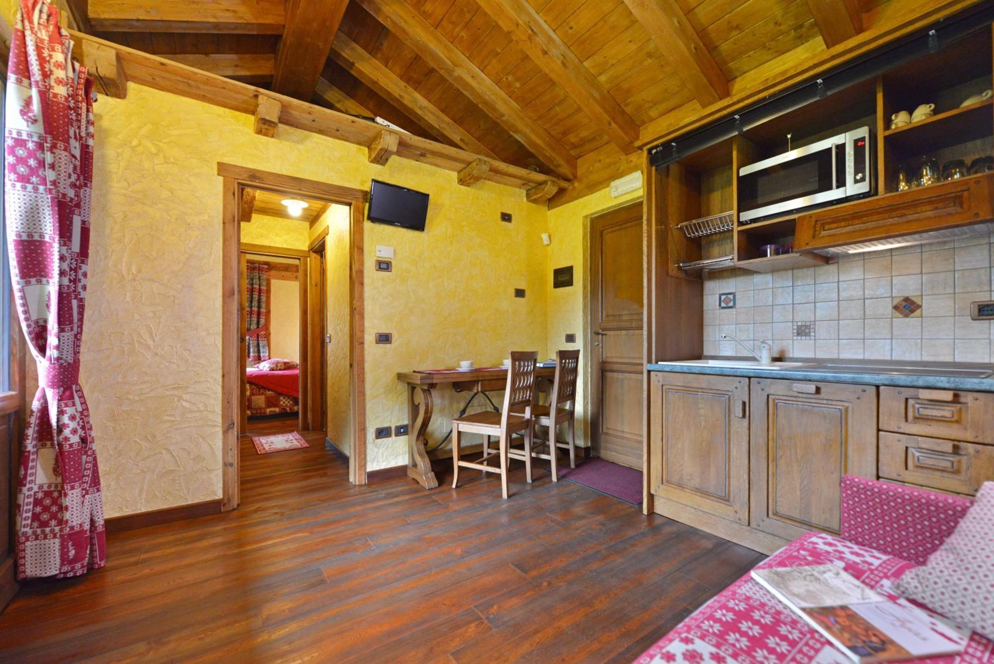 Hotel Le Petit Abri Champoluc Exterior photo
