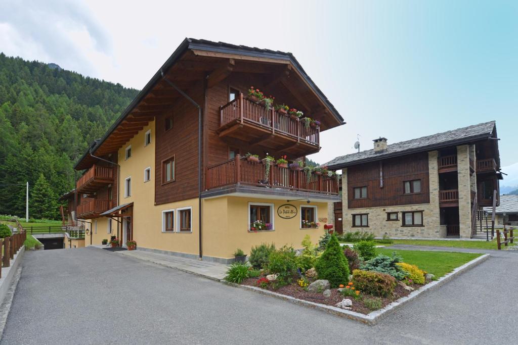 Hotel Le Petit Abri Champoluc Exterior photo