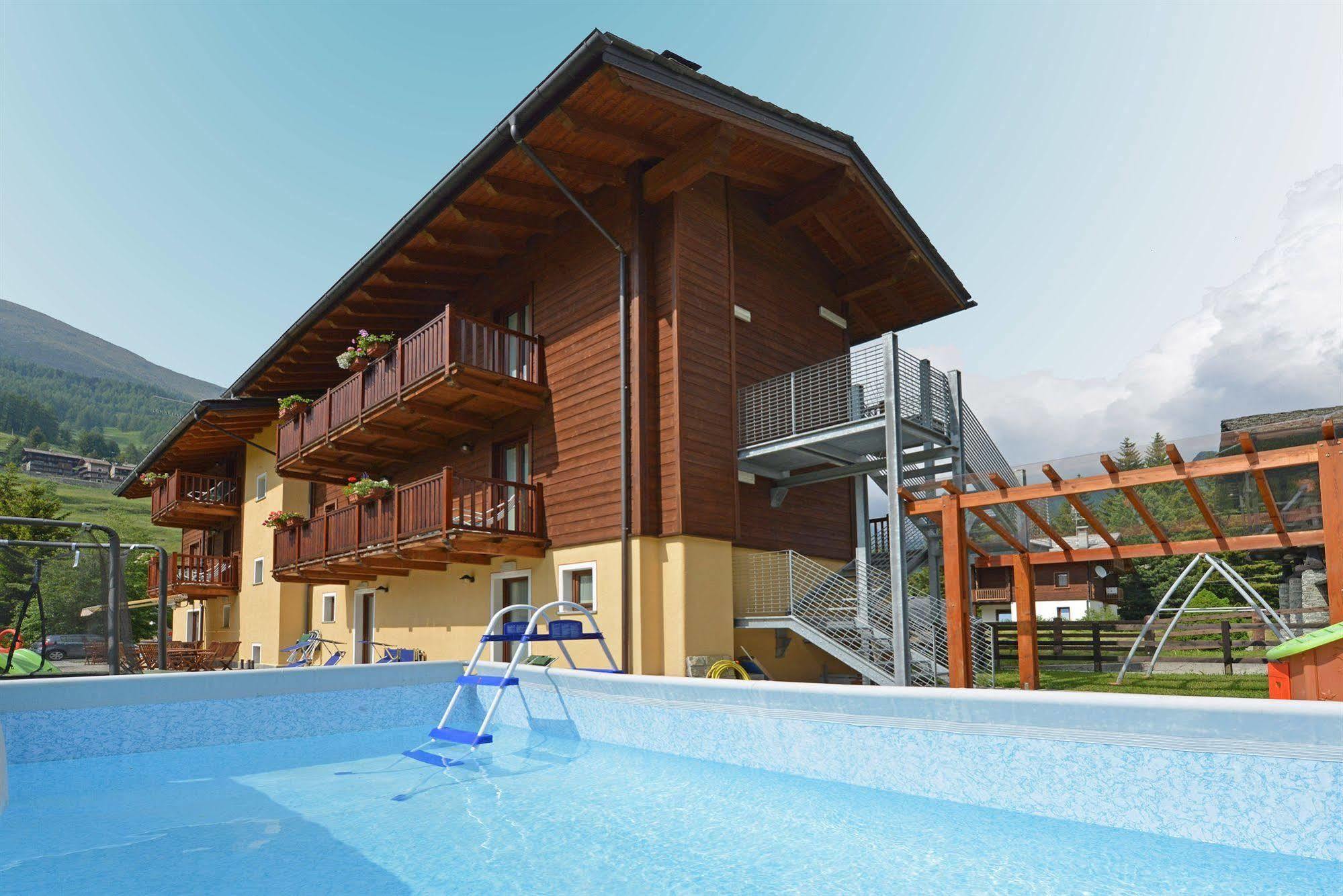 Hotel Le Petit Abri Champoluc Exterior photo