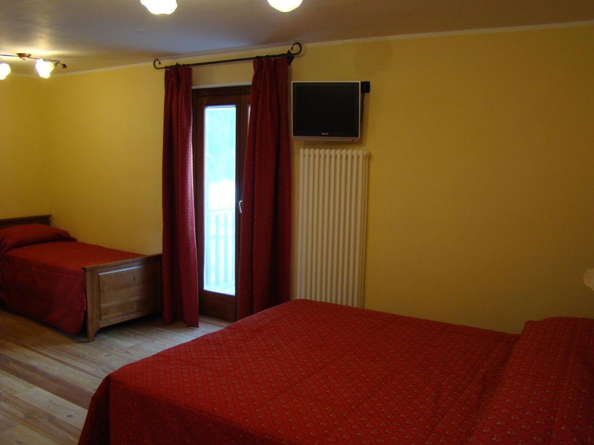 Hotel Le Petit Abri Champoluc Room photo