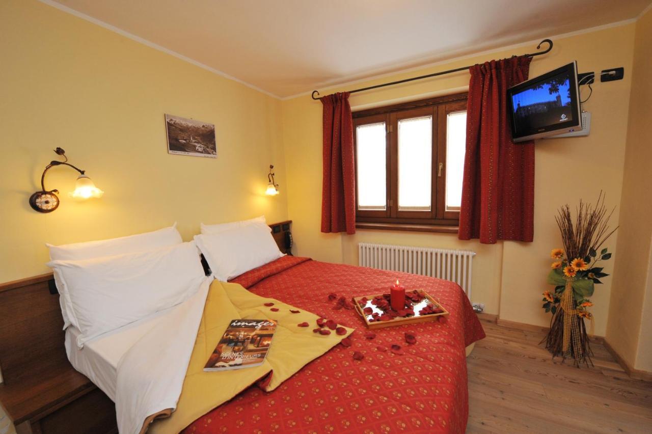 Hotel Le Petit Abri Champoluc Room photo
